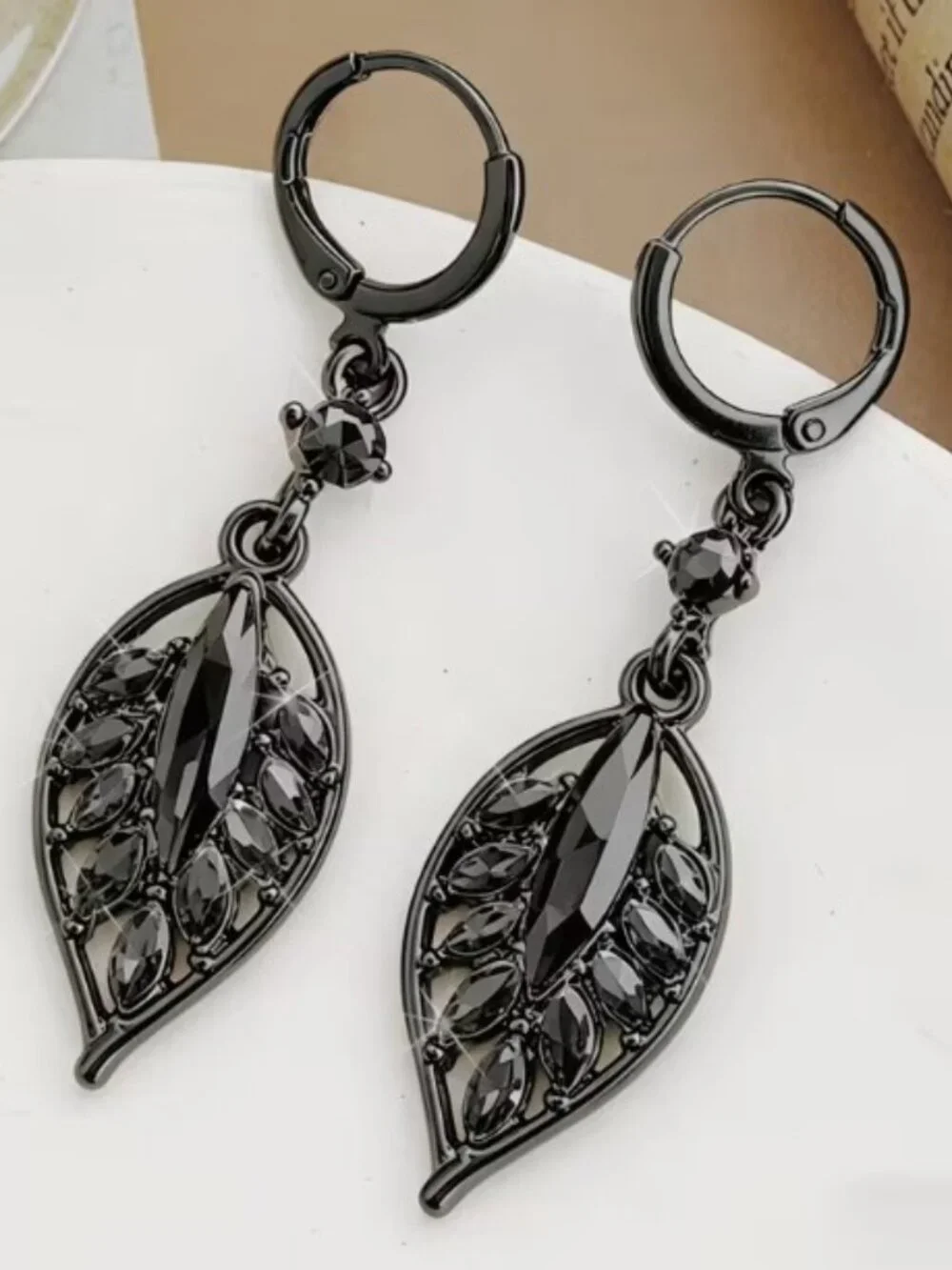 Leaf-shaped Drop Earrings Inlaid with Black Glass Gun Plated Black